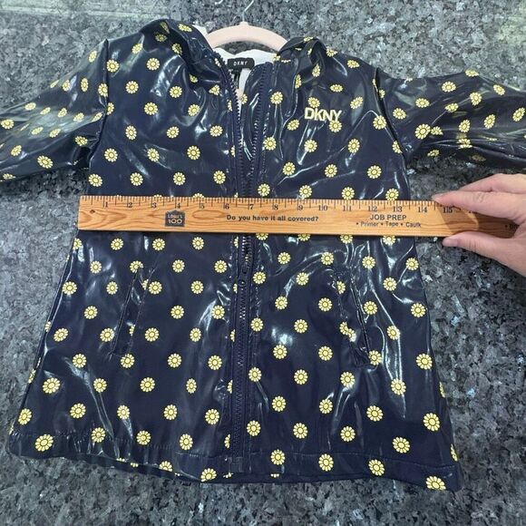 DKNY Toddler Girls 2T Navy Yellow Daisy Print Hooded Raincoat Jacket - Picture 9 of 12